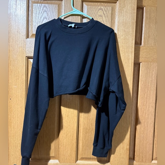 Tops - Black Cropped Sweatshirt